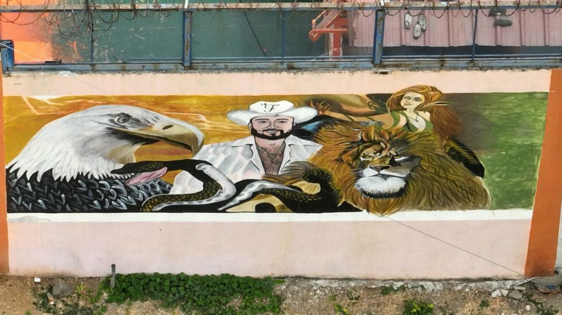Un mural en una cárcel de Ecuador, con animales, como un león y una águila, el 20 de octubre de 2023.