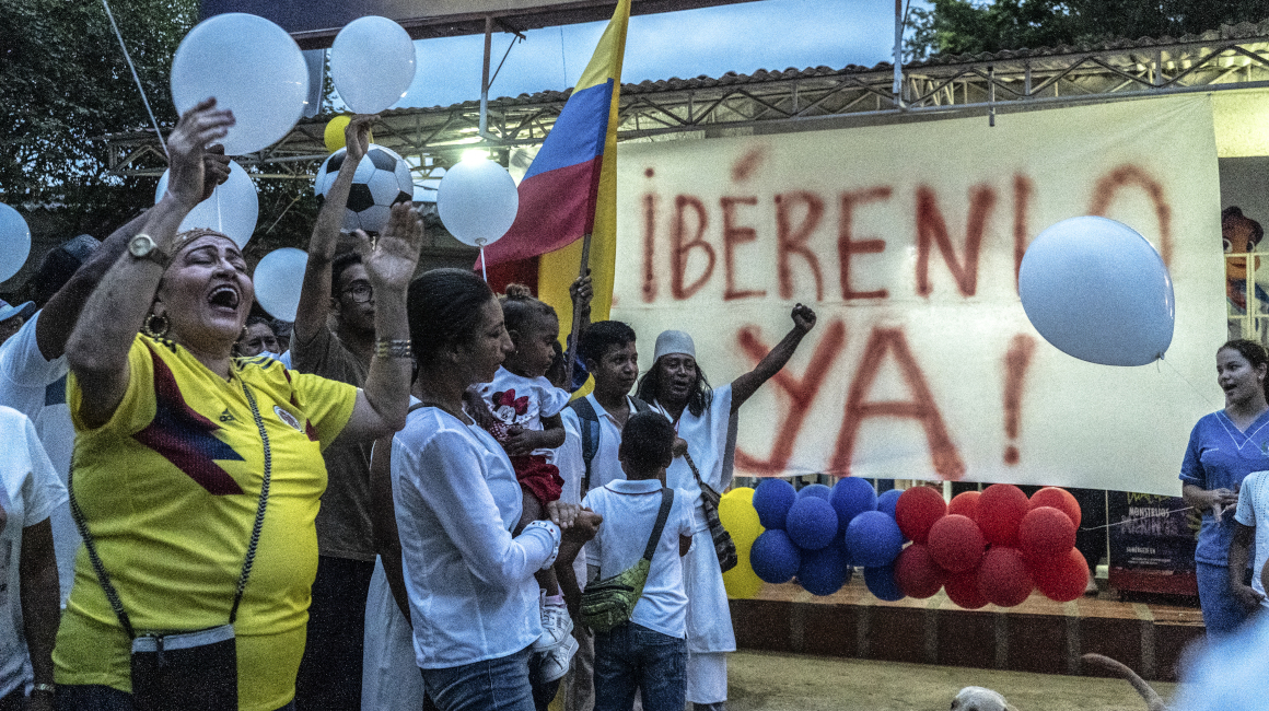 Decenas de personas marchan para pedir la liberación del padre del futbolista Luis Díaz, el 31 de octubre de 2023.
