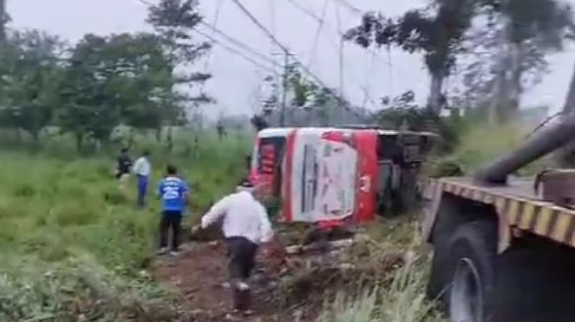 Manabí: accidente de cooperativa 'Reina del Camino' deja un muerto