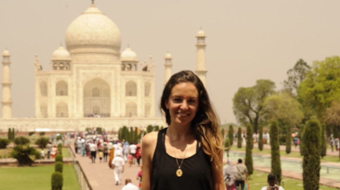 Paola Roldán en uno de sus viajes a la India