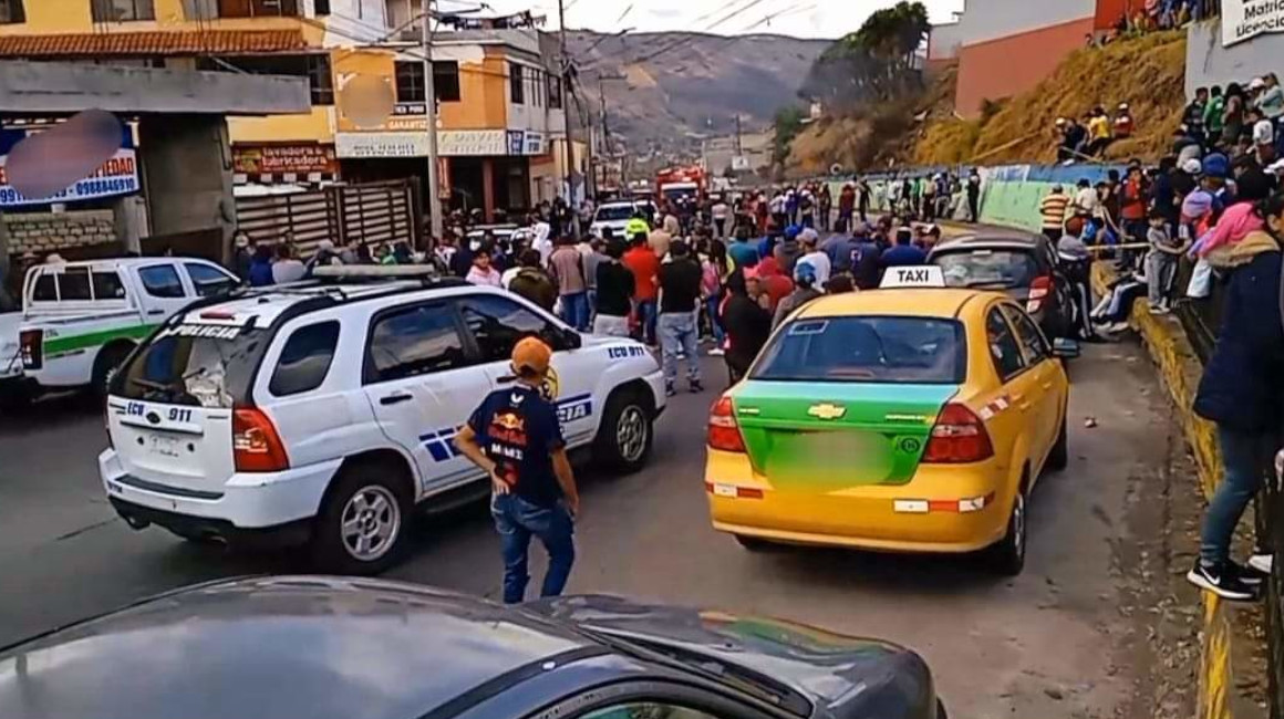 Habitantes de Pelileo, en Tungurahua, piden que los extranjeros sean expulsados de su territorio y los responsabilizan por el aumento de los delitos en la provincia, el 14 de noviembre de 2023. 
