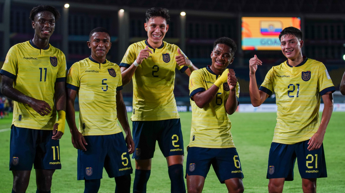 Los jugadores de Ecuador celebran el gol de Elkin Ruiz ante Panamá en el Mundial Sub 17, el 16 de noviembre de 2023.