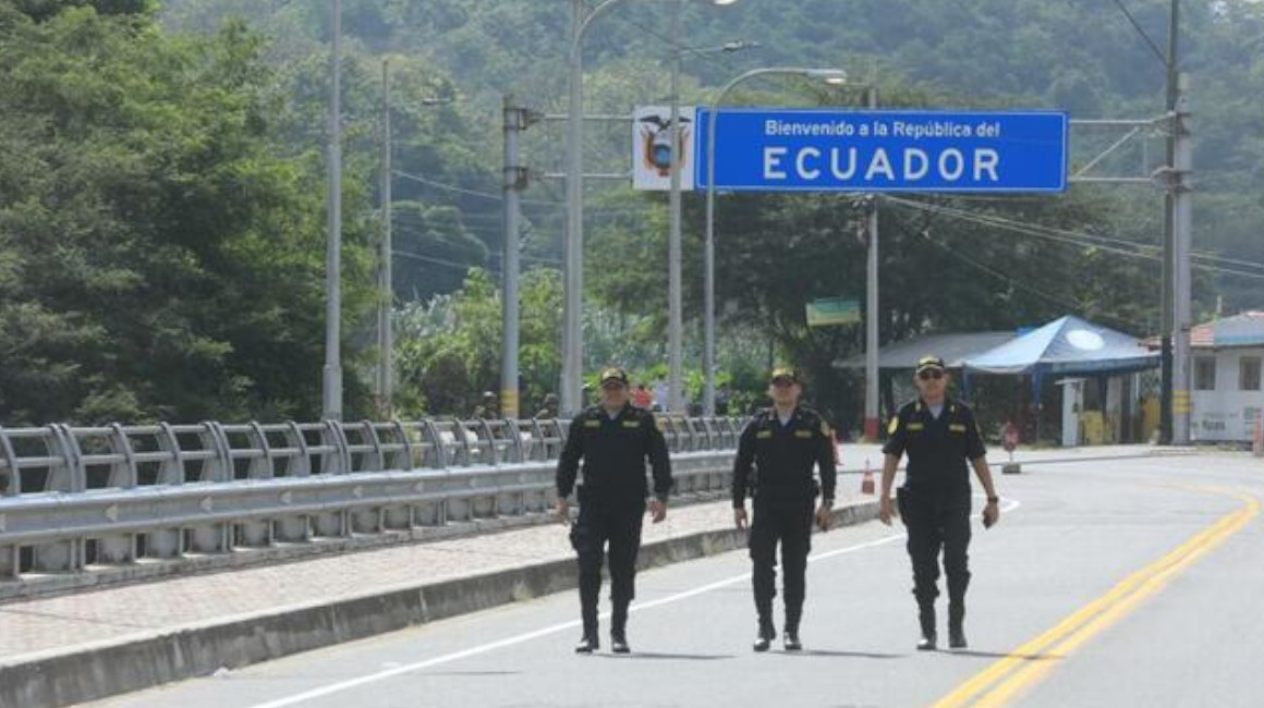 Miles de migrantes abandonan Tumbes, zona limítrofe entre Perú y Ecuador