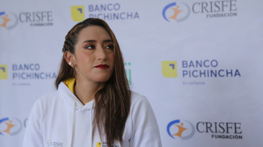 La ciclista ecuatoriana, Miryam Núñez, durante la rueda de prensa del jueves 16 de noviembre de 2023.