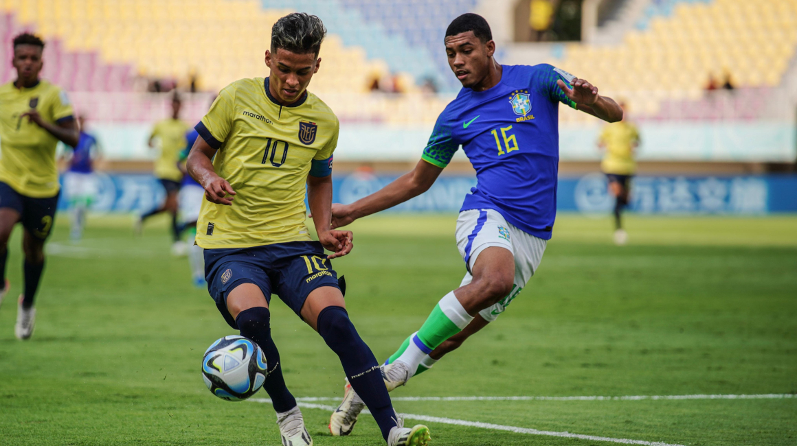 Michael Bermúdez, en el partido de Ecuador ante Brasil por el Mundial Sub 17, el 20 de noviembre de 2023.