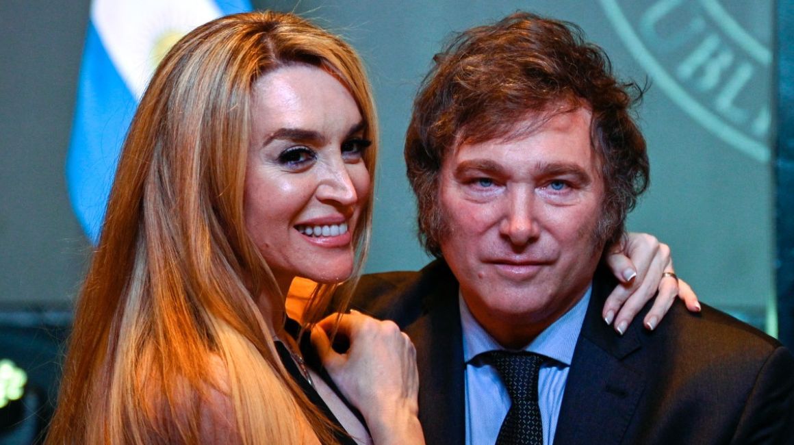 Javier Milei, presidente electo de Argentina, con su novia Fátima Florez, el 19 de noviembre de 2023.