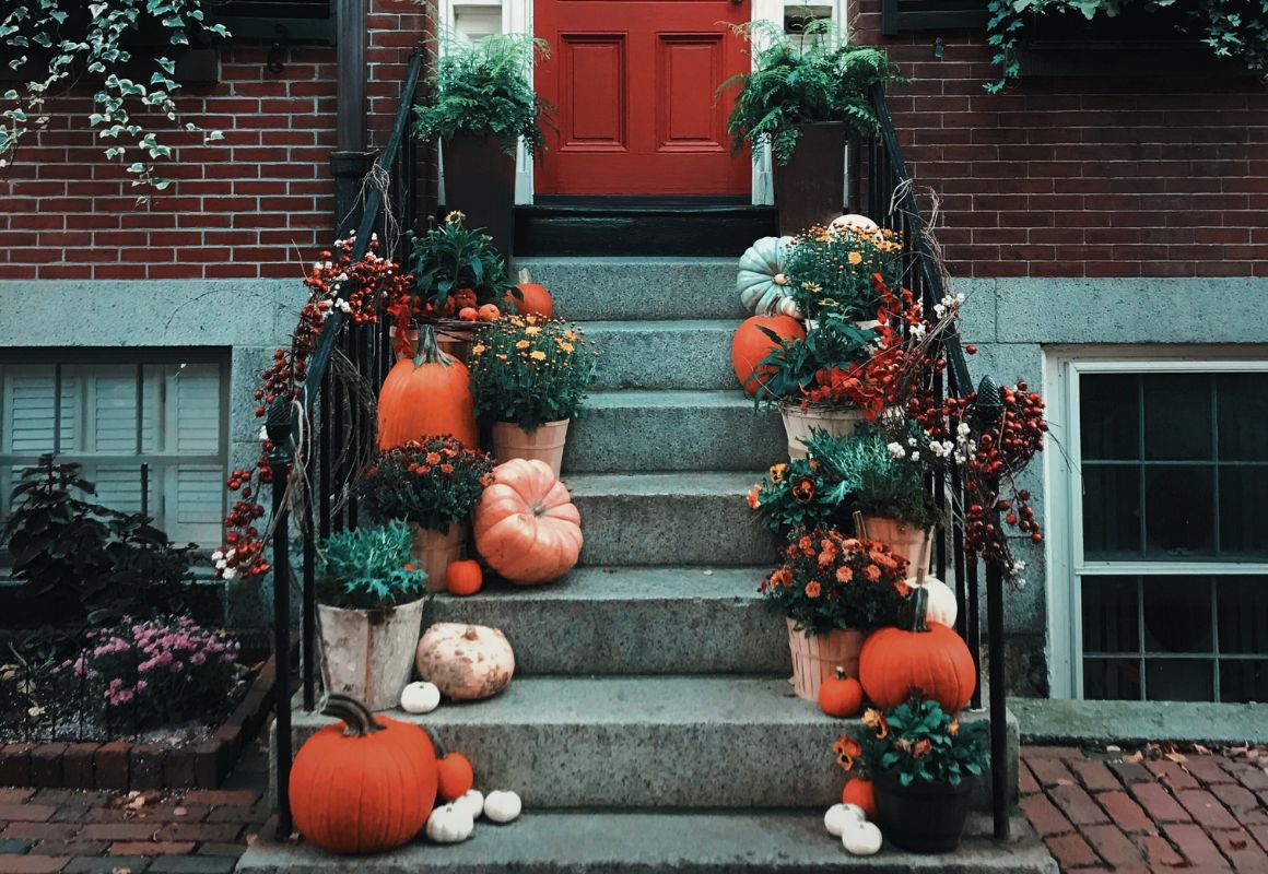 La decoración con calabazas y colores propios del otoño son tradicionales por el Día de Acción de Gracias en Estados Unidos.