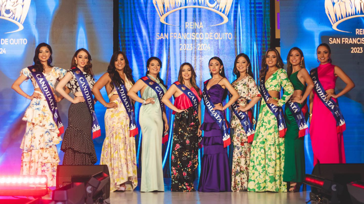 Las diez candidatas a Reina de Quito se dieron a conocer en una gala el 9 de noviembre.