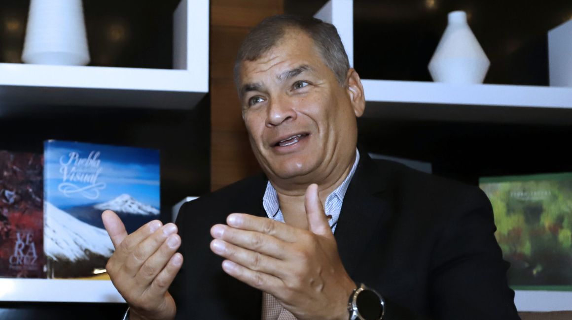 El expresidente Rafael Correa, en una entrevista con EFE, el 29 de septiembre de 2023, en Puebla (México).