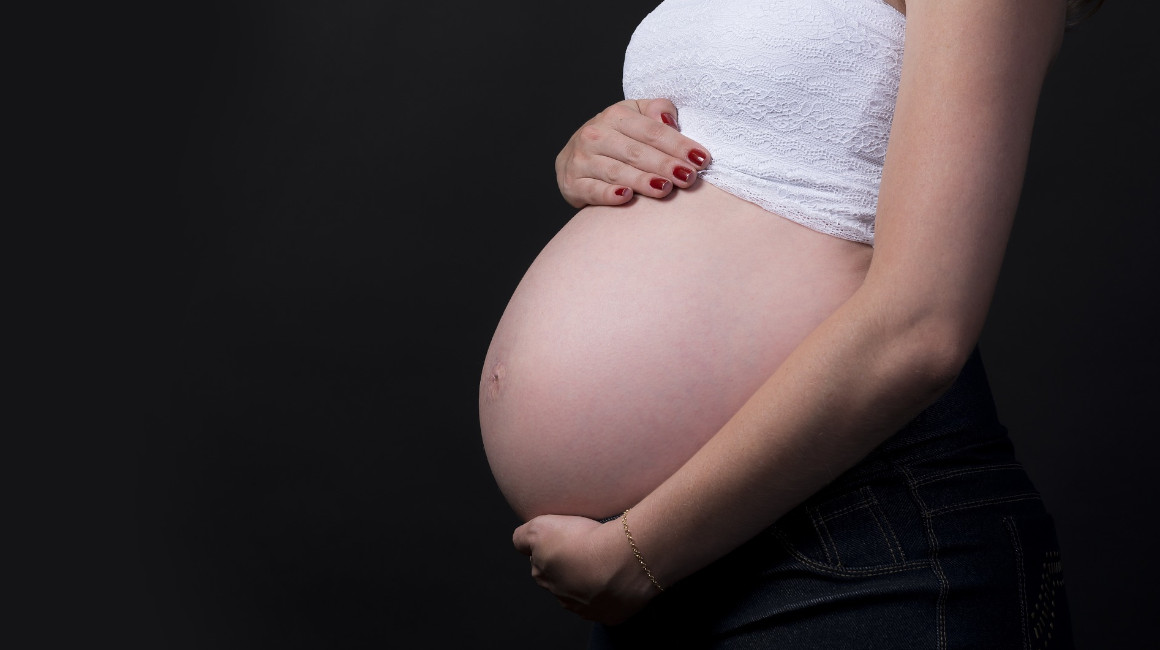¿Cómo afecta el calor extremo a las embarazadas?