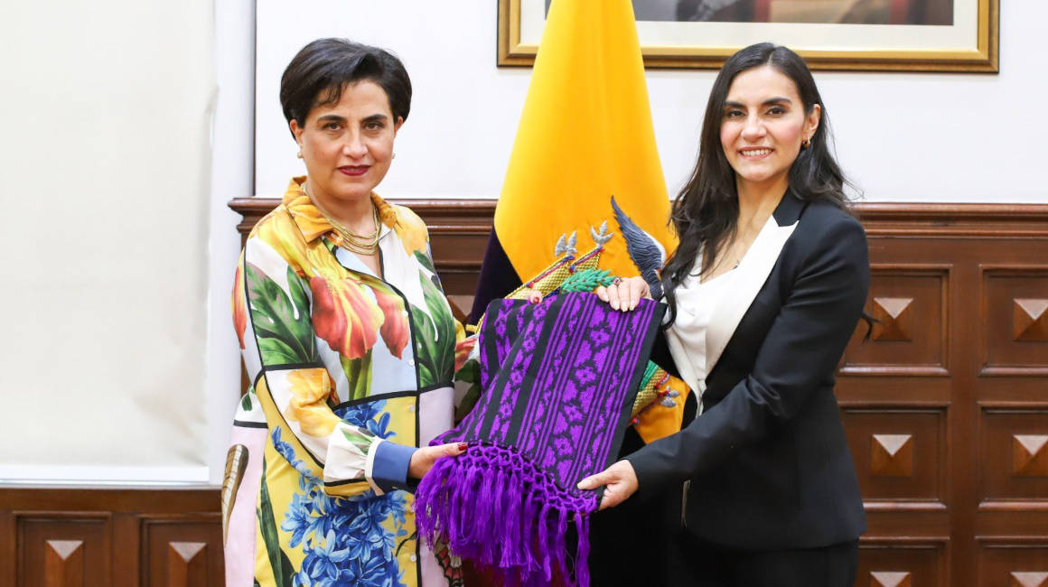 La canciller Gabriela Sommerfeld y la 
 vicepresidenta Verónica Abad. Quito, 29 de noviembre de 2023