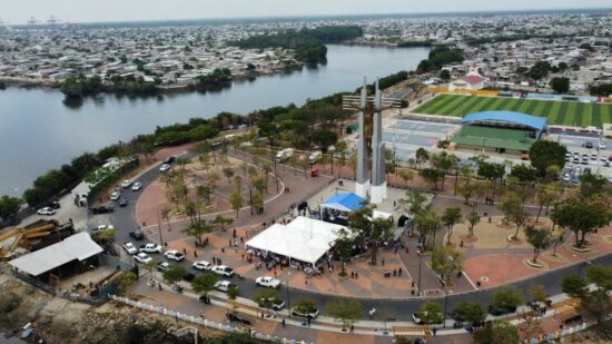 El presupuesto de Guayaquil se aprobó en primer debate en una sesión extraordinaria organizada en la plazoleta del Cristo del Consuelo, al suroeste de Guayaquil.