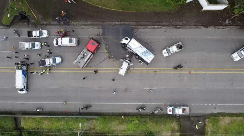 Accidente de tránsito en la vía La Concordia-Santo Domingo, 30 de noviembre de 2023.