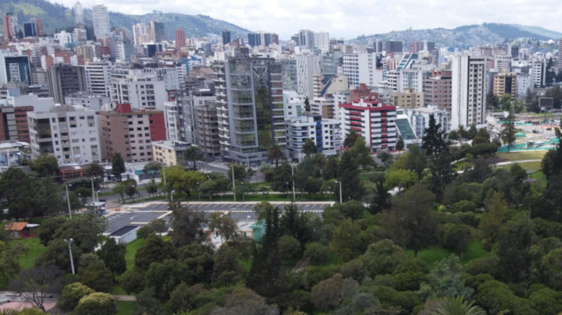 Vista aérea del norte de Quito, sector La Carolina, en 2020.
