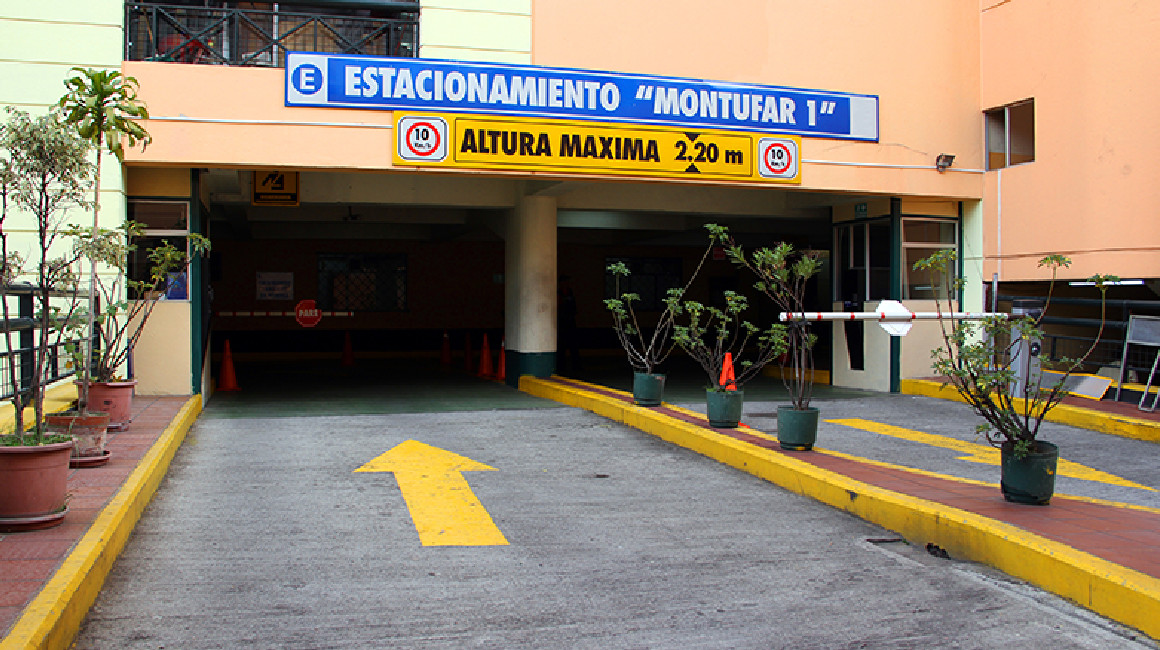 Estacionamientos Montúfar, situados en el Centro Histórico de Quito.