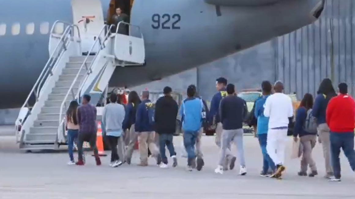 29 migrantes, incluyendo a cinco ecuatorianos, fueron expulsados de Chile, el 2 de diciembre de 2023.