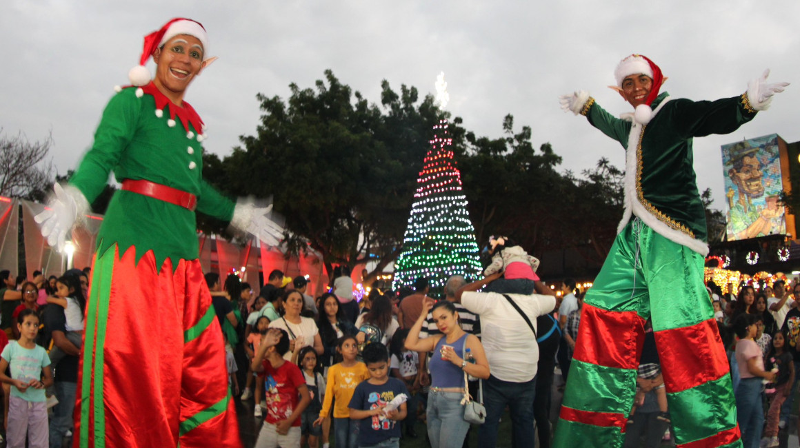 Calendario del encendido de árboles navideños en Guayaquil