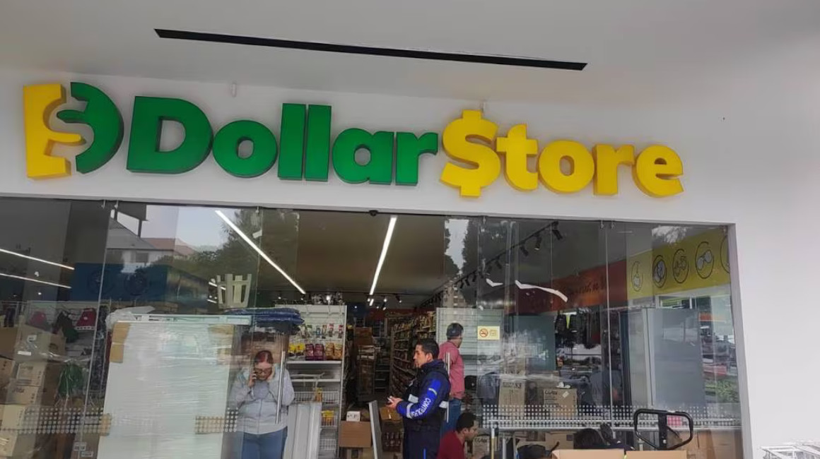 Imagen del primer local de Dollar Store, en Quito.