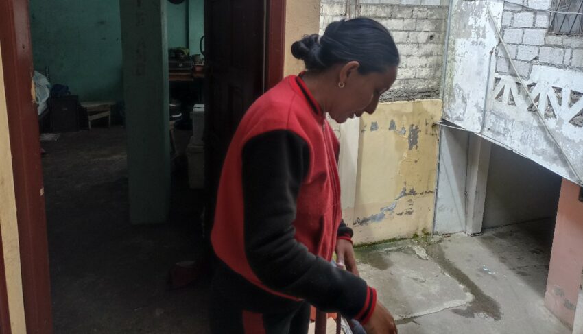 La venezolana Yucenny Perroza fue expulsada del lugar que arrendaba y regresará a su país.