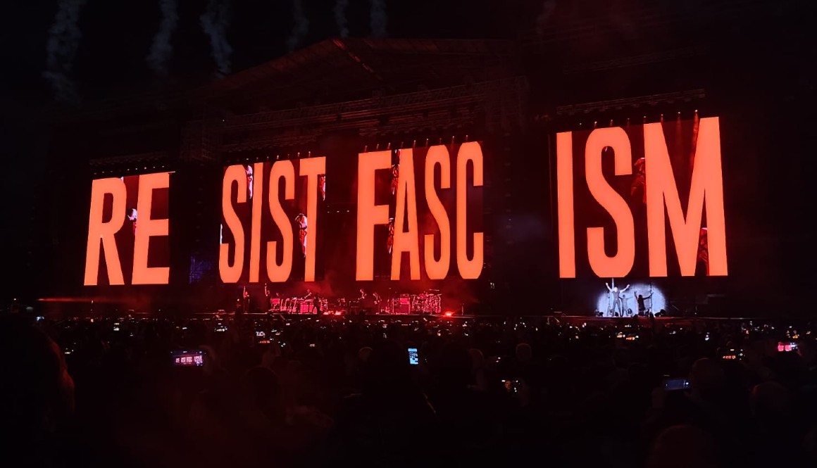 Mensaje de resistencia al fascismo en el concierto de Roger Waters.