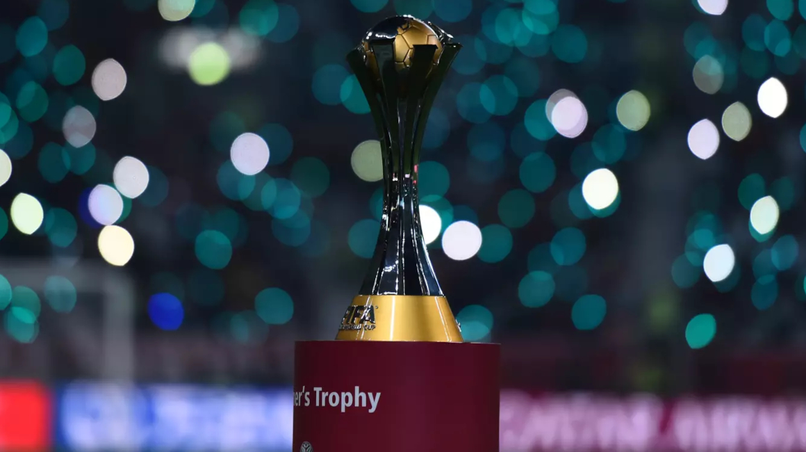 El trofeo de la Copa Mundial de Clubes de la FIFA.
