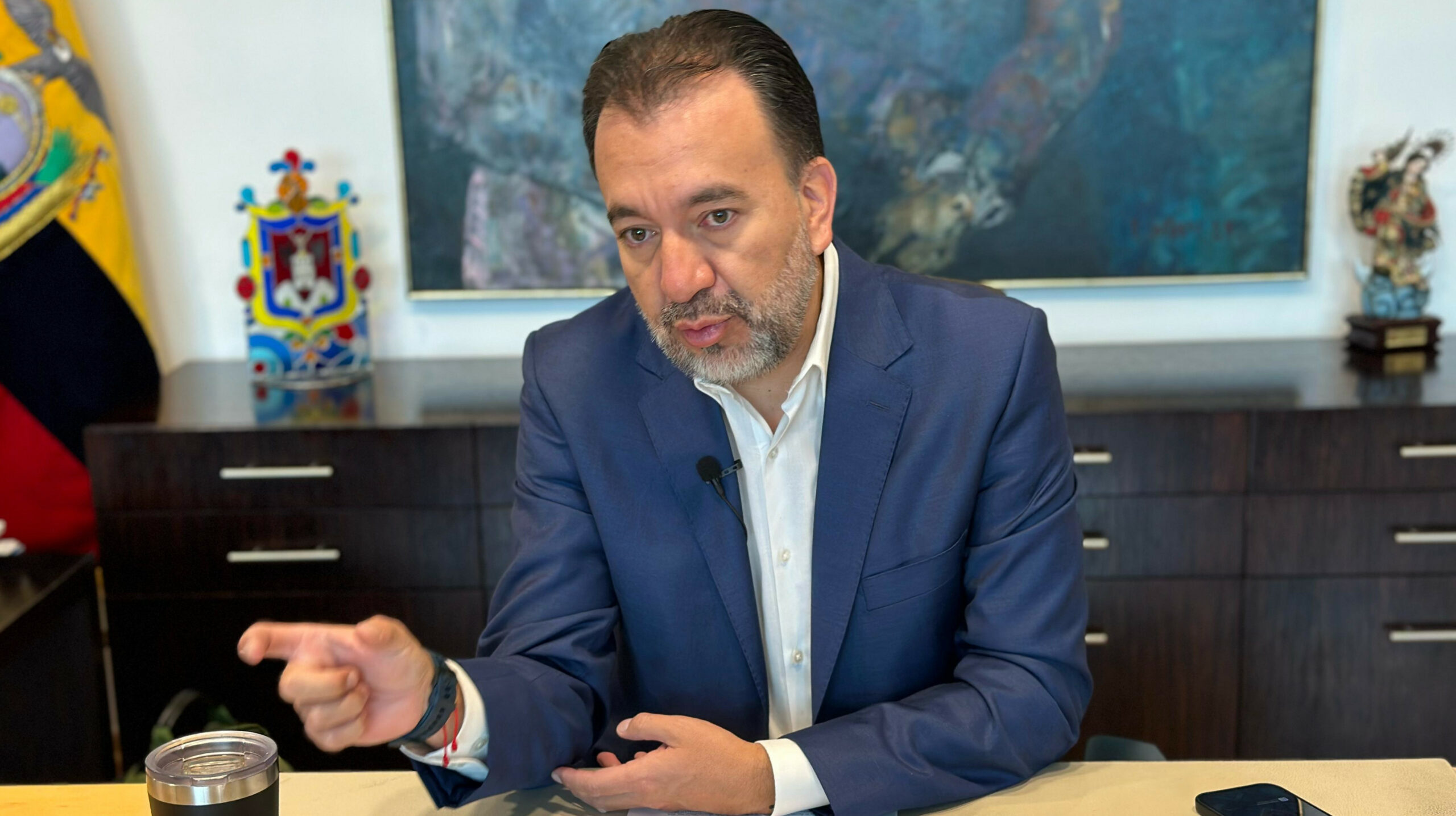 El alcalde Pabel Muñoz en una entrevista con Primicias, el 12 de diciembre de 2023.
