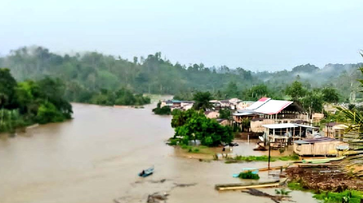 Desbordamiento río Onzole, en Esmeraldas, el 15 de diciembre de 2023.