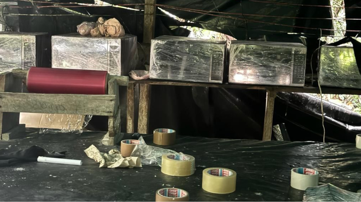 Ejército ecuatoriano destruye laboratorio de cocaína en la frontera con Colombia
