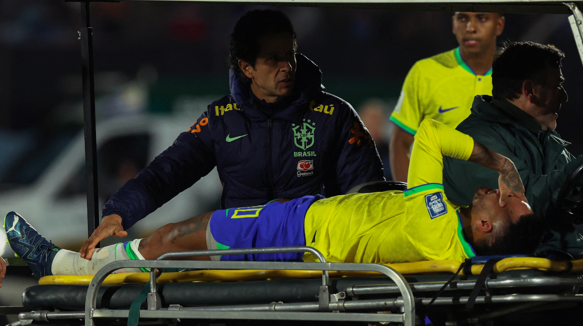 Neymar sufrió una lesión en el partido de Brasil ante Uruguay, el 17 de octubre de 2023.