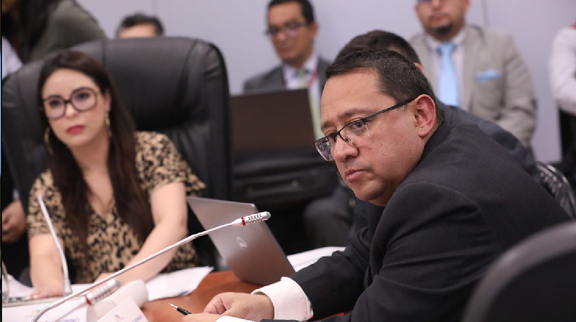 Mauricio Torres, contralor General, en su comparecencia a Comisión de Fiscalización el 20 de diciembre de 2023.