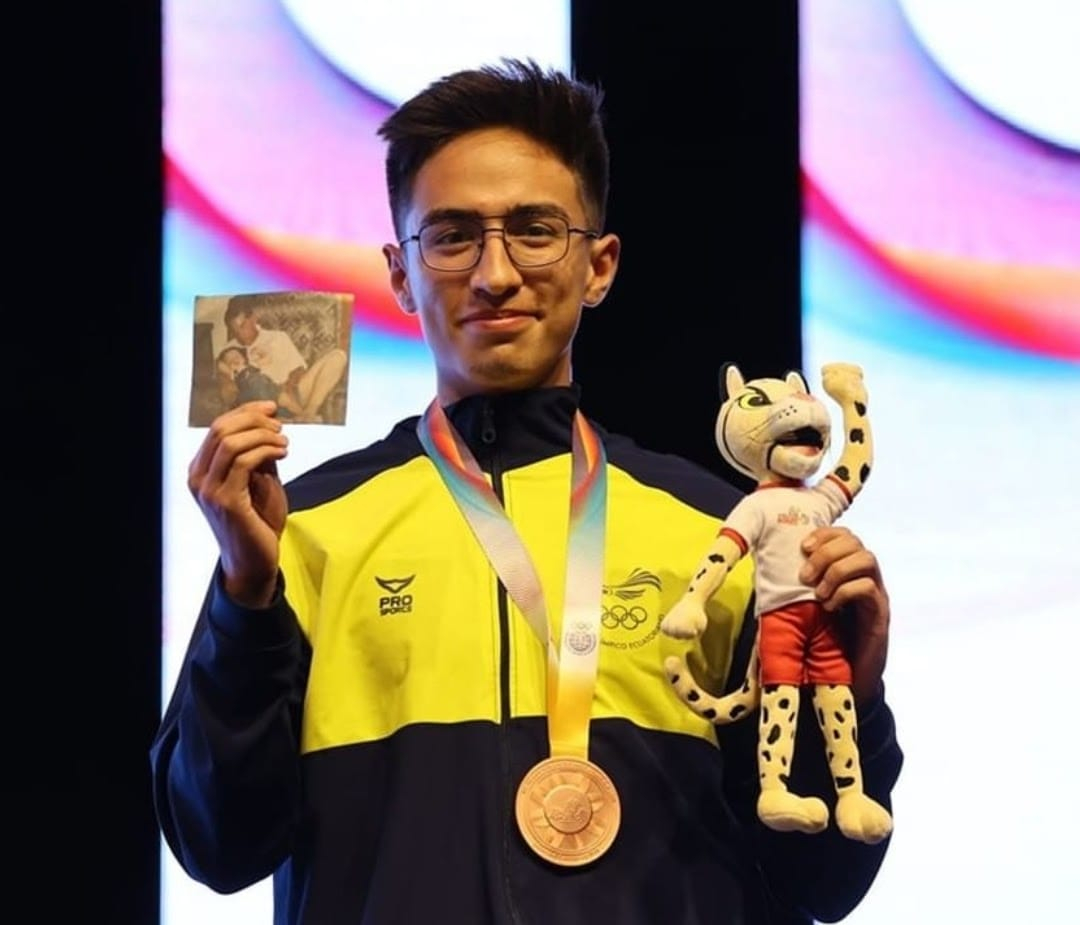 Fernando Salgado, campeón de Poomsae en los Juegos Suramericanos de Asunción.