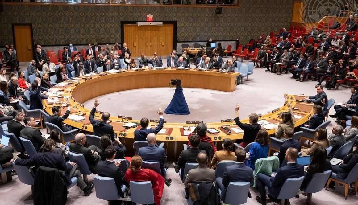Miembros del Consejo de Seguridad de la ONU votan el 22 de diciembre.