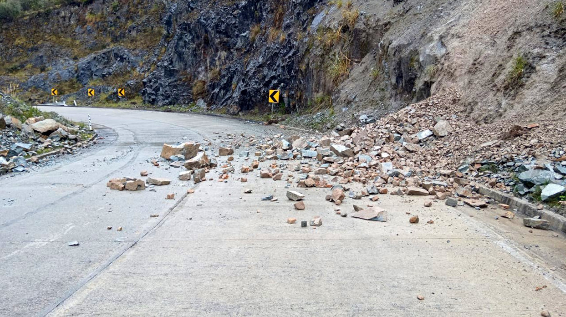 Estado de las vías: nuevo deslave en la carretera Cuenca-Molleturo