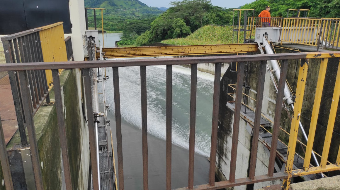 La presa La Esperanza, ubicada en el cantón Bolívar, desde donde se abastece el acueducto del agua cruda.