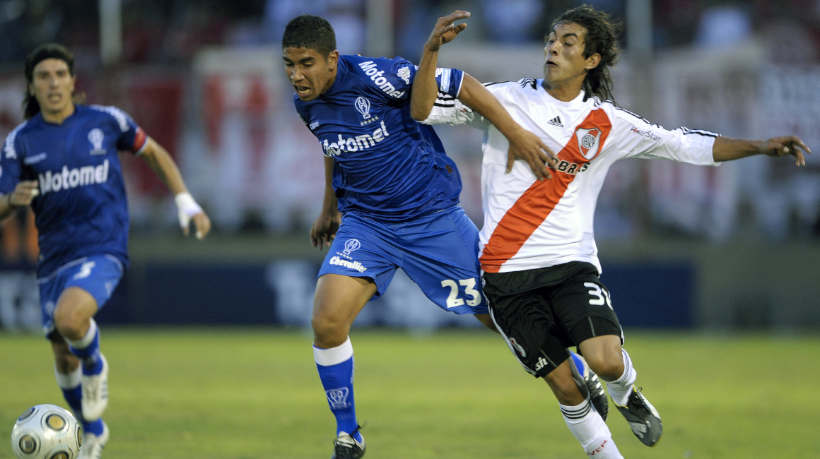 Luciano Nieto, durante un partido con Huracán, en mayo de 2009.