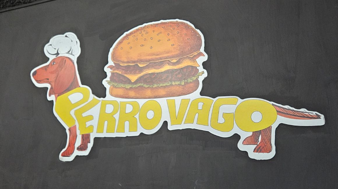 El local de comida rápida 'Perro Vago' tiene un solo local en Quito, pues durante la emergencia por Covid-19 cerró sus otras sucursales.