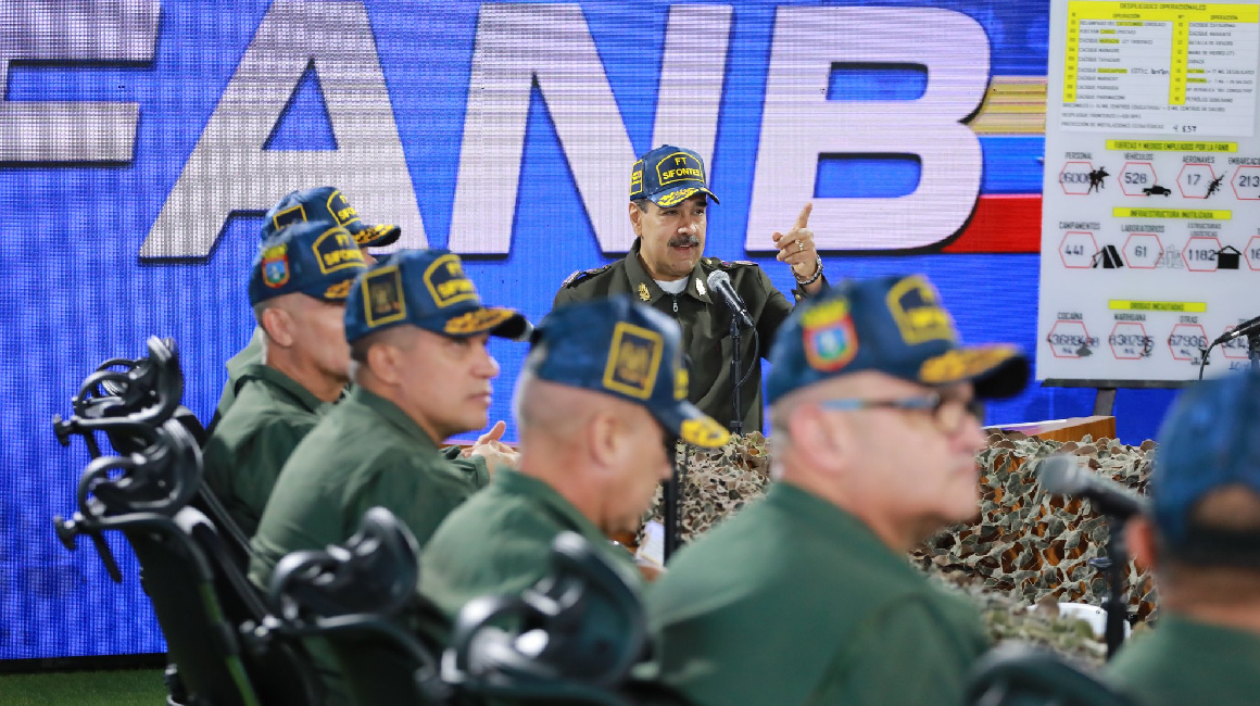El presidente de Venezuela, Nicolás Maduro, en una reunión con militares de su país el 28 de diciembre de 2023.