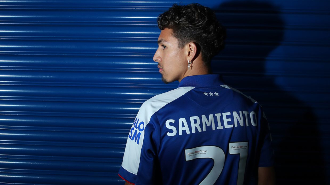 Jeremy Sarmiento lucirá el número 21 en su camiseta, durante su paso por el Ipswich Town.