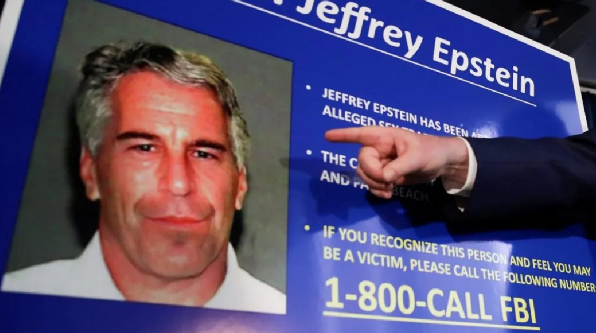 Un cartel sobre Jeffrey Epstein, cabecilla de una red de tráfico sexual de menores, en Estados Unidos.
