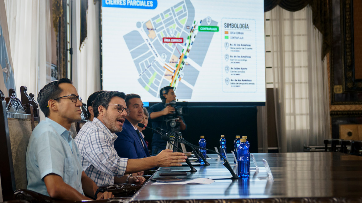 Autoridades municipales anuncian los trabajos que se realizarán en la avenida de Las Américas, en Guayaquil. desde enero de 2024.
