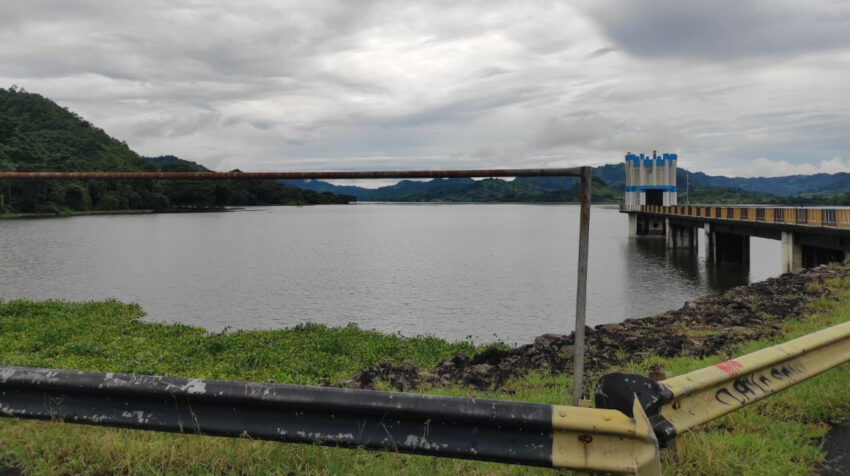 Presa La Esperanza, ubicada en el cantón Bolívar, desde donde se abastece el acueducto del agua cruda.
