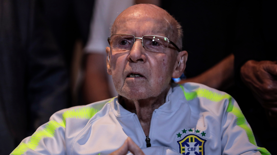 Mario Jorge Lobo Zagallo mientras recibe un homenaje en el Museo del Fútbol, 20 de octubre de 2022.