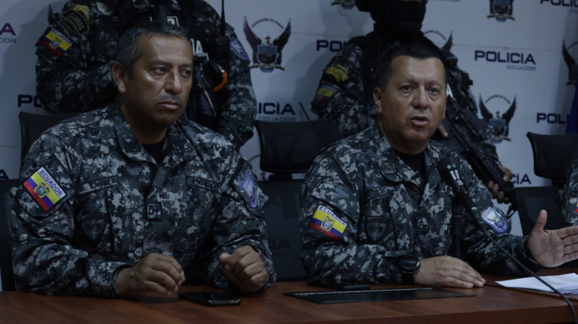 Víctor Herrera, comandante de la zona 8 de la Policía Nacional, ofreció rueda de prensa donde presentó los resultados de los operativos efectuados el 11 de enero de 2024.