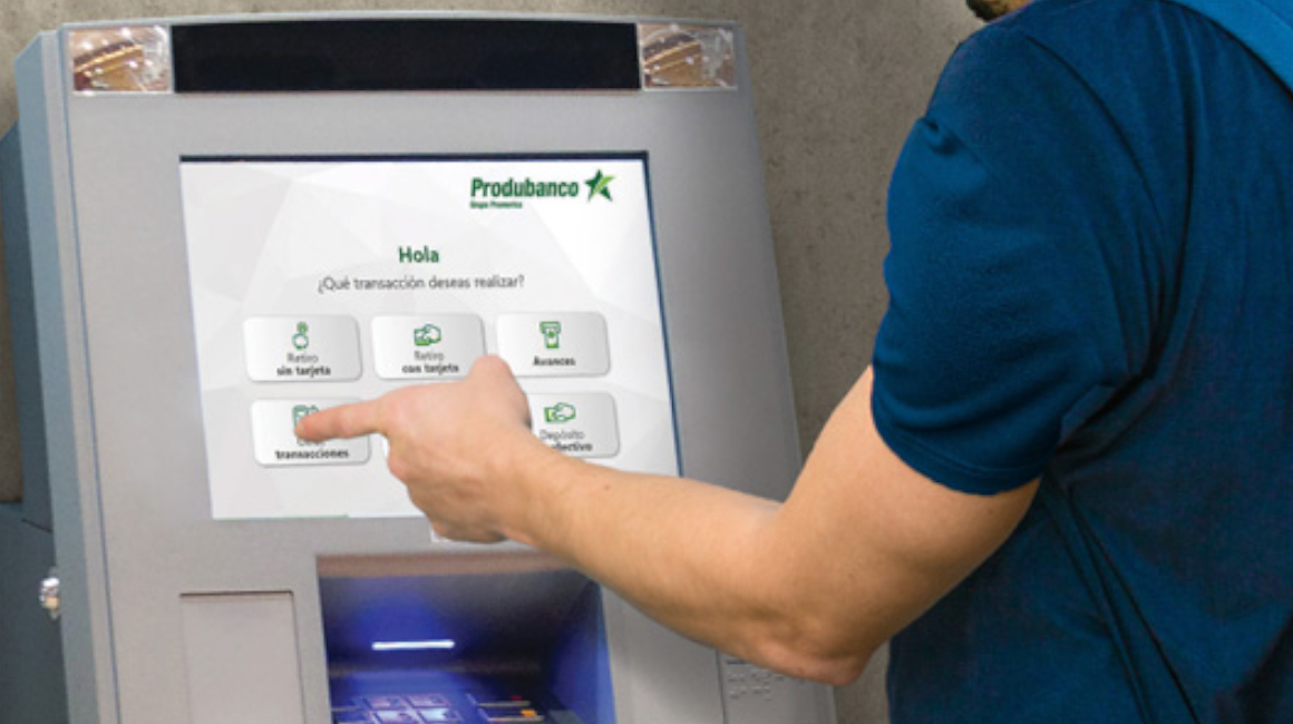 Foto referencial de un cajero automático de un banco. Foto tomada de la página web de Produbanco el 11 de enero de 2024.