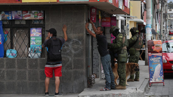 Comercios en Quito abren en medio de la violencia por el crimen organizado Ecuador