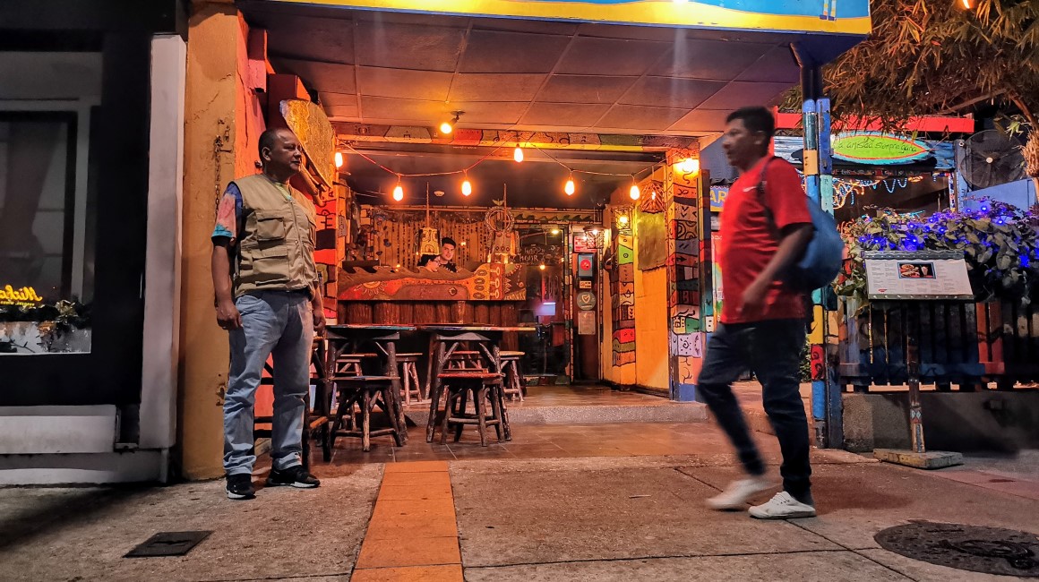 Bares de Urdesa, al norte de Guayaquil, lucieron con poco público o directamente sin clientes la noche del jueves 11 de enero de 2024. 