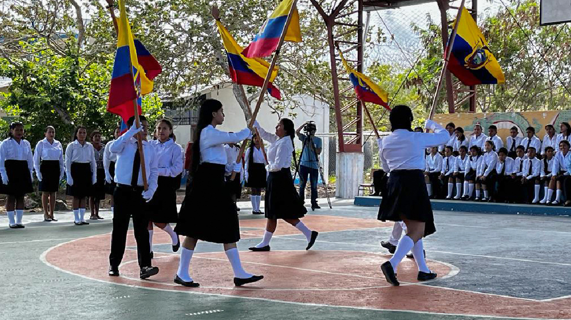 Alumnos de una unidad educativa de Galápagos en septiembre de 2023.