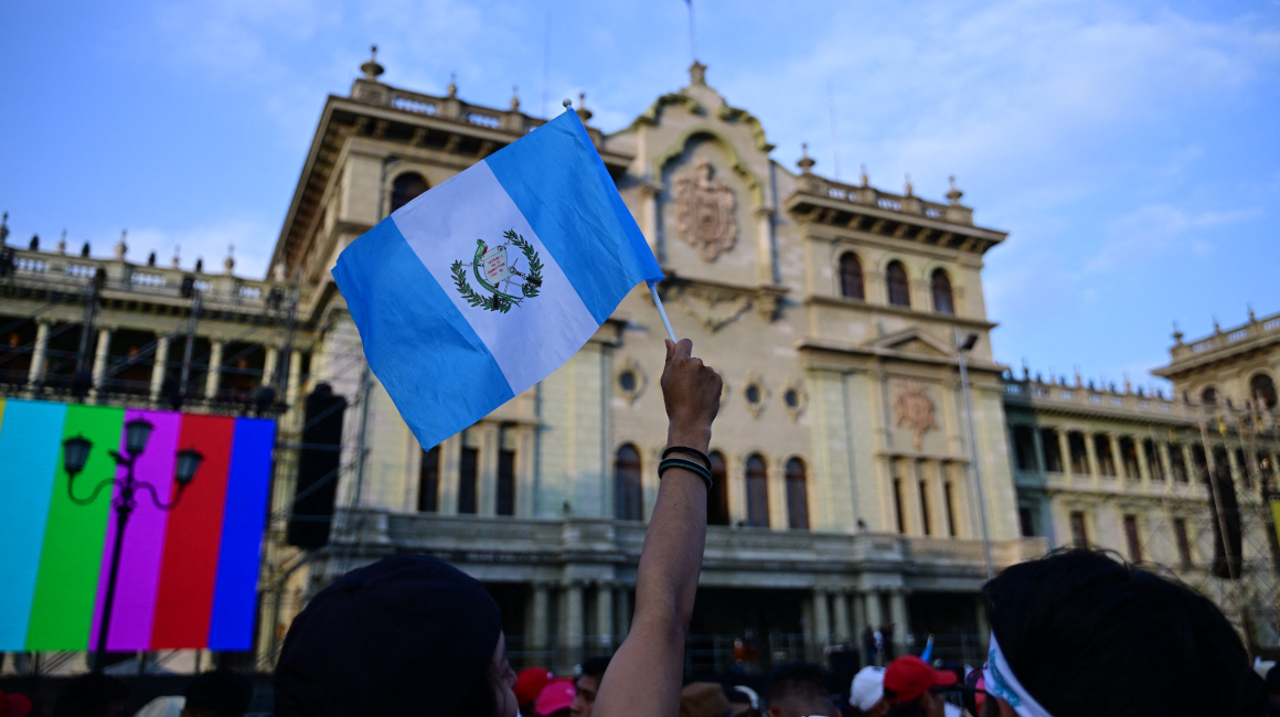 Simpatizantes del presidente electo de Guatemala, Bernardo Arévalo, en el Congreso Nacional, el 14 de enero de 2024.