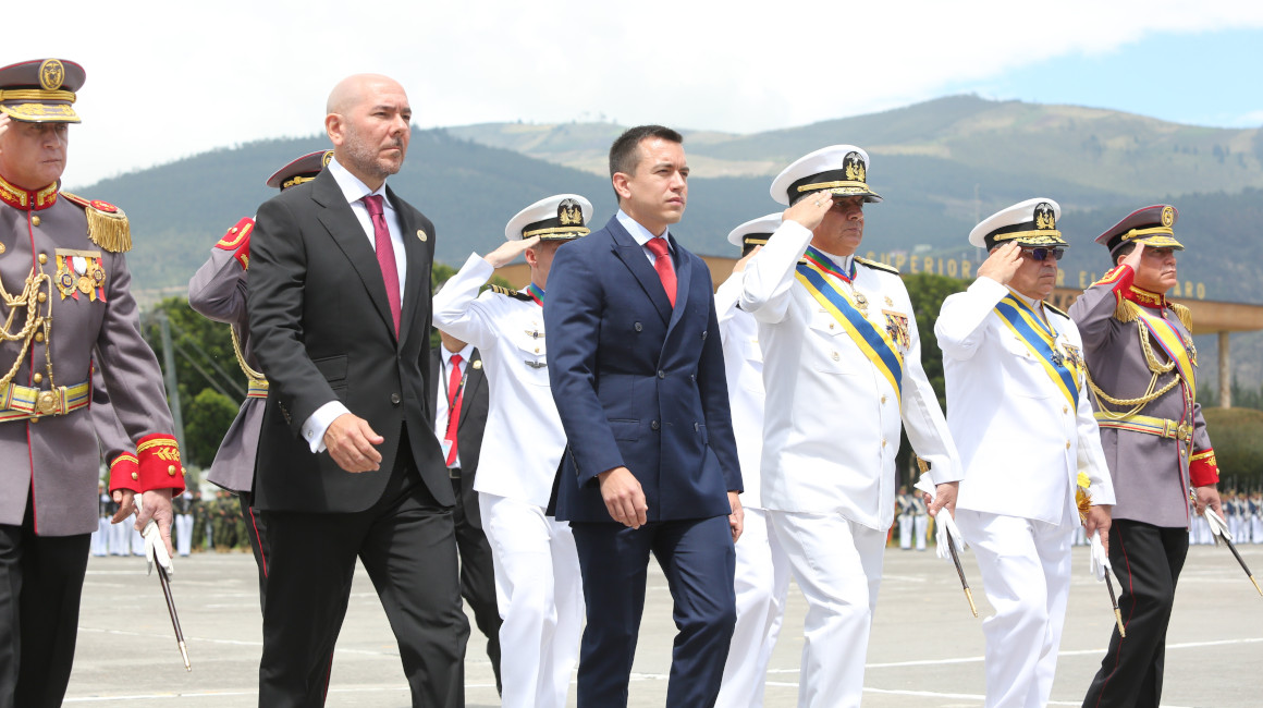El presidente Daniel Noboa, el 18 de diciembre de 2023, en Quito, durante la ceremonia de relevo del alto mando militar.