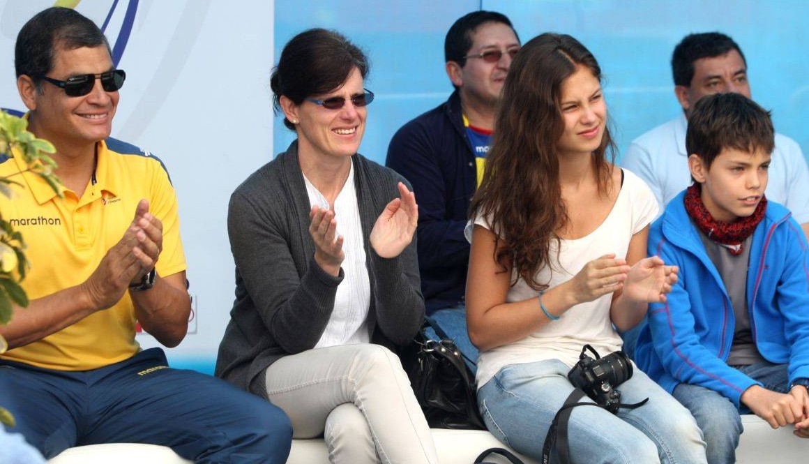 Rafael Correa y su familia, en los Juegos Bolivarianos de 2013.